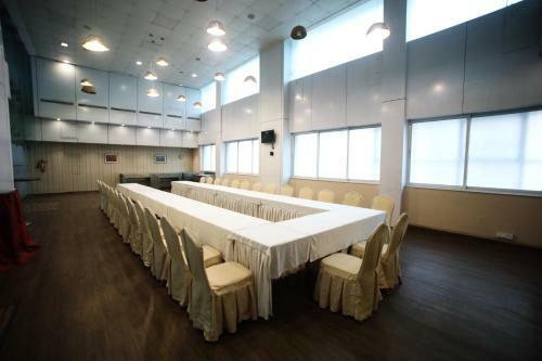 Hotel The Byke Suraj Plaza