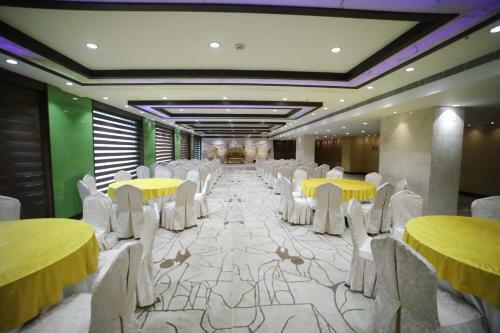 Hotel The Byke Suraj Plaza