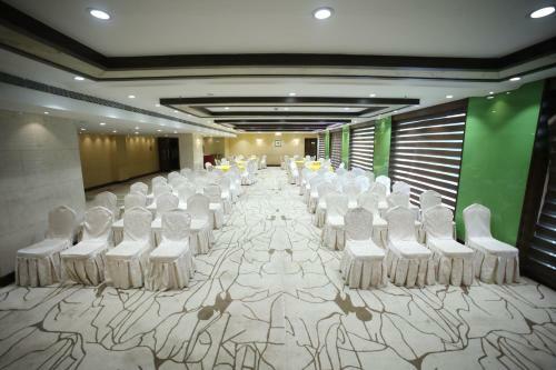 Hotel The Byke Suraj Plaza