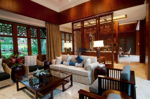 Wuzhishan Yatai Rainforest Resort Hotel