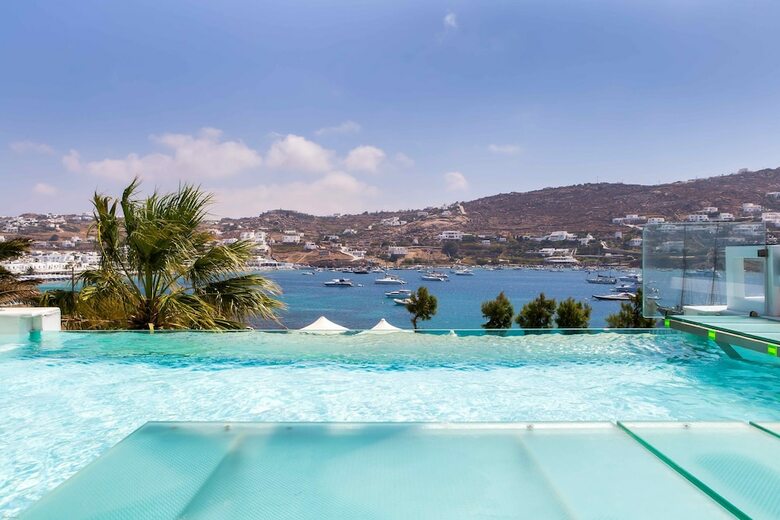 Kivotos Clubhotel