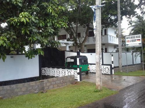Hotel White Bridge House & Resort