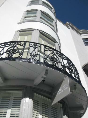 Hostal Aquarium Guest House