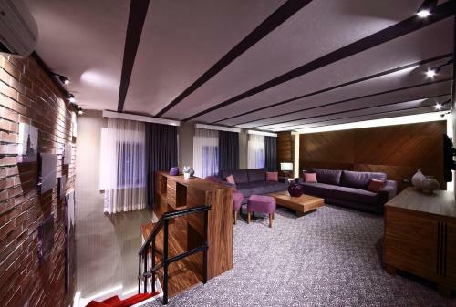 Montania Special Class Hotel