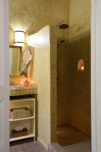 Riad Emotion