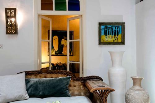 Riad Emotion