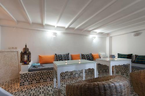 Riad Emotion