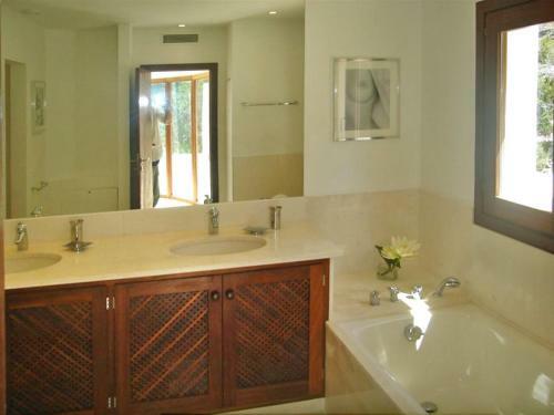 Cala Vadella Villa Sleeps 14 Pool Air Con Wifi