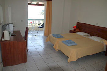 Amfitriti Hotel & Studios