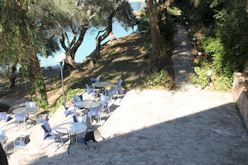 Amfitriti Hotel & Studios