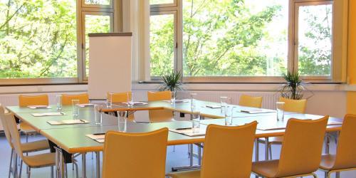 College Garden Hotel