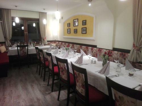Hostal Familiengasthof Zirmhof
