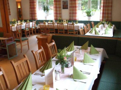 Hostal Familiengasthof Zirmhof