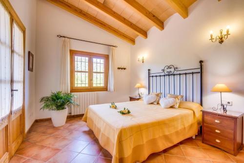 Caimari Villa Sleeps 8 Pool Air Con Wifi
