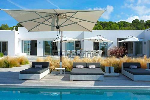 Cala Bassa Villa Sleeps 12 Pool Air Con Wifi