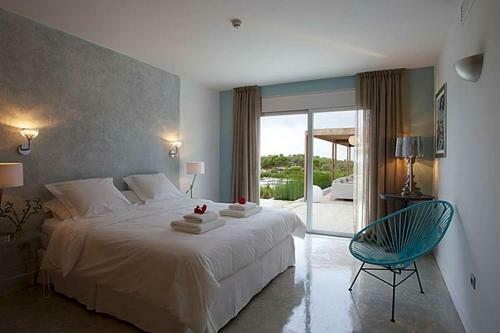 Cala Bassa Villa Sleeps 12 Pool Air Con Wifi