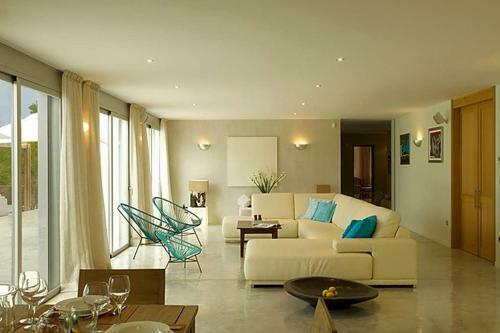 Cala Bassa Villa Sleeps 12 Pool Air Con Wifi