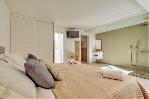 Can Picafort Villa Sleeps 8 Air Con Wifi