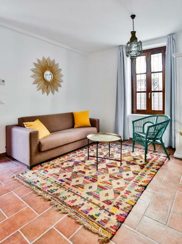 Oyo Apartamentos Enmedio