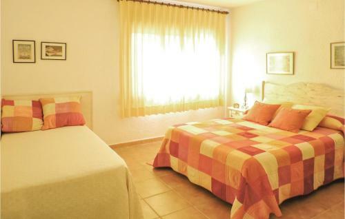 Three-bedroom Holiday Home In L'ametlla De Mar