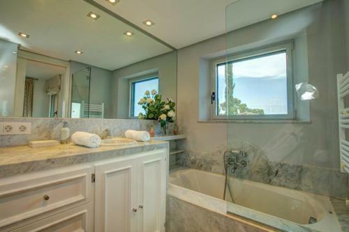 Llafranc Villa Sleeps 8 Wifi