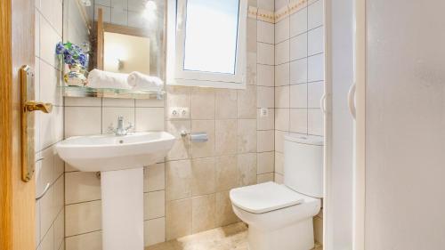 Lloret De Mar Villa Sleeps 10