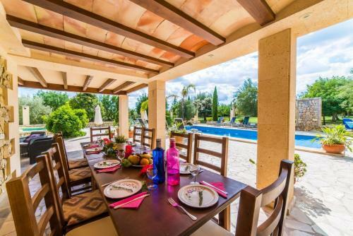 Lloseta Villa Sleeps 12 Pool Air Con Wifi