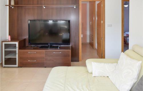 Three-bedroom Holiday Home In Los Alcazares