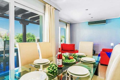 Playa Blanca Villa Sleeps 8 Pool Air Con Wifi