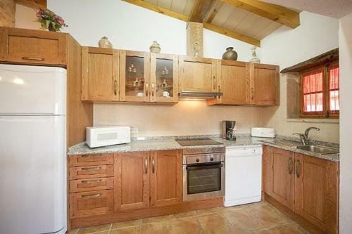 Pollenca Villa Sleeps 4 Pool Air Con Wifi