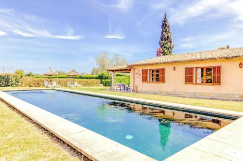 Pollenca Villa Sleeps 4 Pool Air Con Wifi