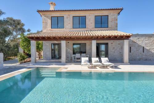 Portocolom Villa Sleeps 6 Pool Air Con Wifi