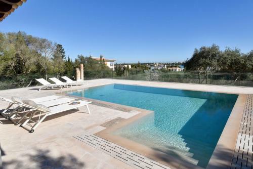 Portocolom Villa Sleeps 6 Pool Air Con Wifi