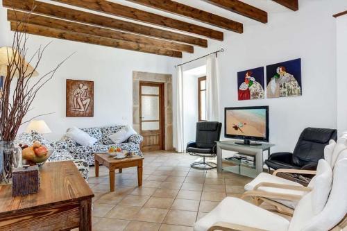 S'horta Villa Sleeps 10 Pool Air Con Wifi