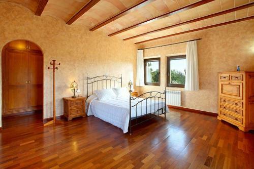 S'horta Villa Sleeps 10 Pool Air Con Wifi