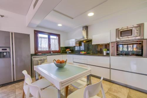 Sa Pobla Villa Sleeps 6 Pool Air Con Wifi