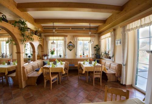 Posada Gasthof Leibenfelderstub'n