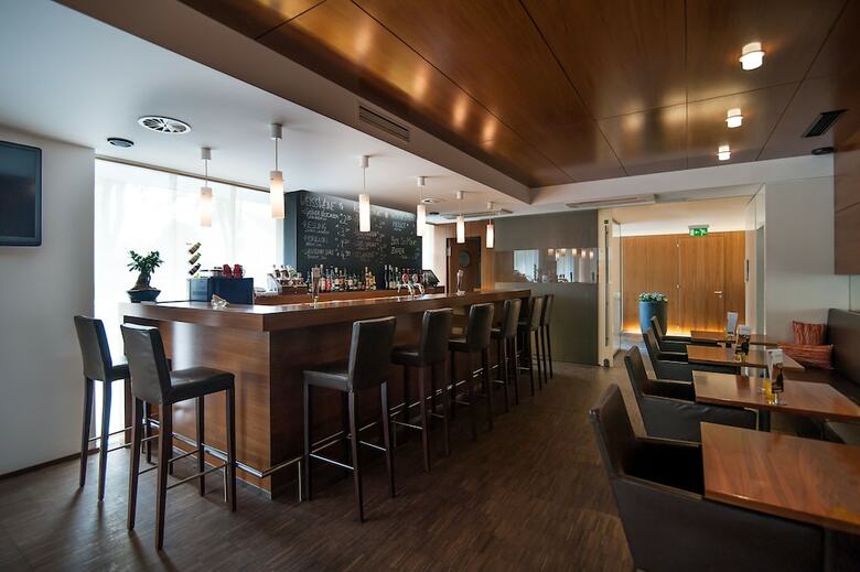 Airport Boutiquehotel Hein