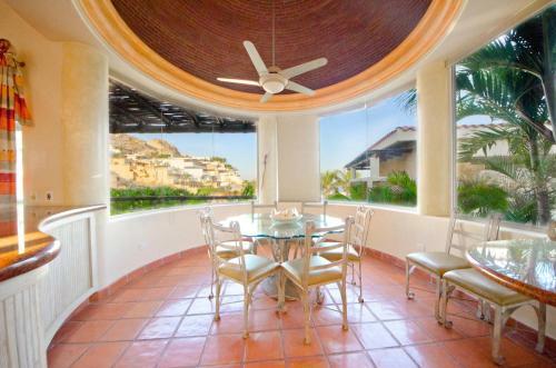 Spacious With Convenient Cabo Location, Villa Ballena