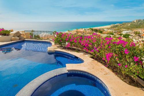 7 Br Home For 18 With Ocean Views, Villa Las Flores