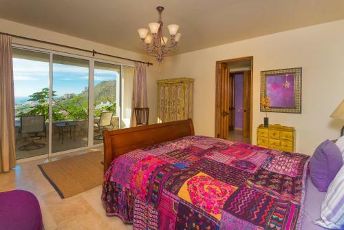 7 Br Home For 18 With Ocean Views, Villa Las Flores