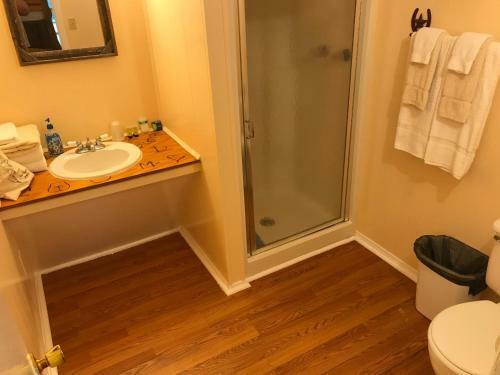 Hotel Twin Elm Guest Ranch And 2e Rv Resort
