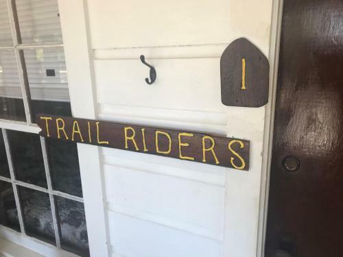 Hotel Twin Elm Guest Ranch And 2e Rv Resort
