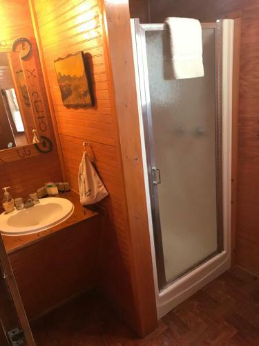 Hotel Twin Elm Guest Ranch And 2e Rv Resort