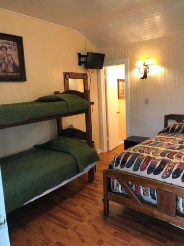 Hotel Twin Elm Guest Ranch And 2e Rv Resort