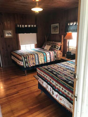 Hotel Twin Elm Guest Ranch And 2e Rv Resort