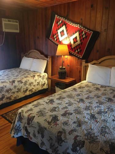 Hotel Twin Elm Guest Ranch And 2e Rv Resort