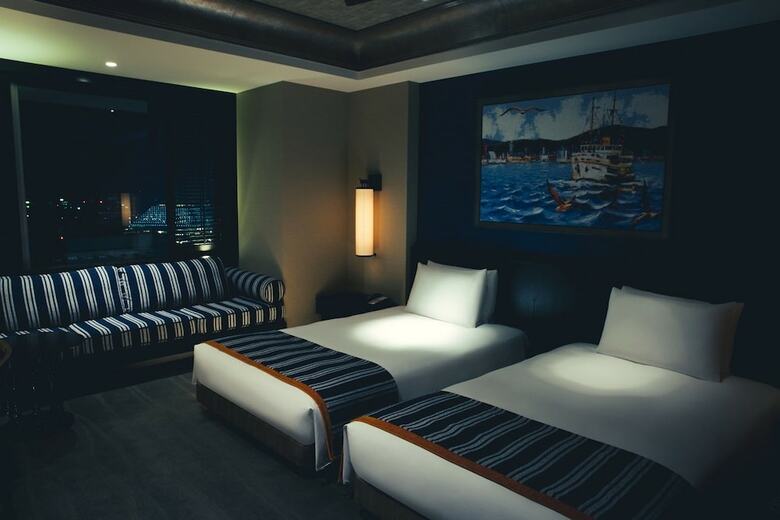 Oriental Hotel