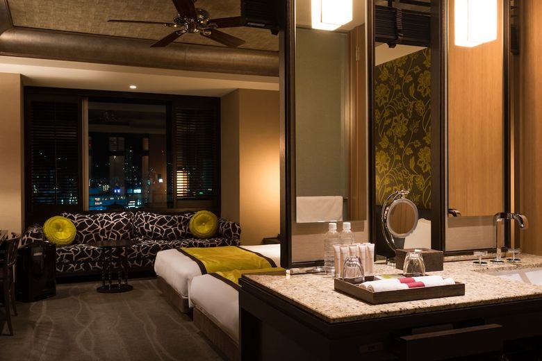 Oriental Hotel