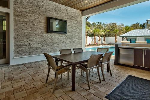 Dolphin Street Home 69
